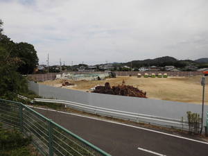 解体中のプール